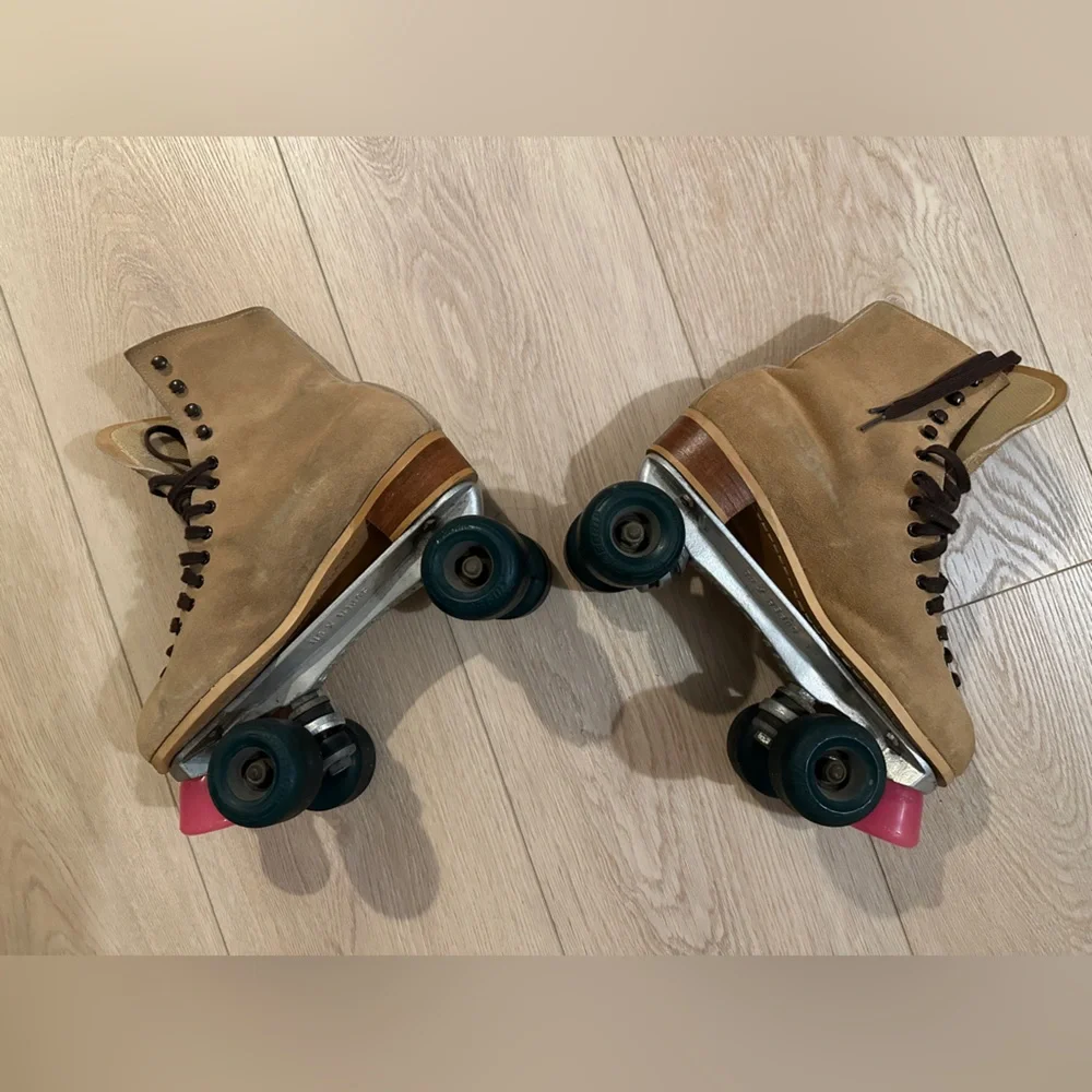 🤩🌈🛼 VINTAGE 90s Size 8 RIEDELL Tan Roller Skates - Picture 2 of 14